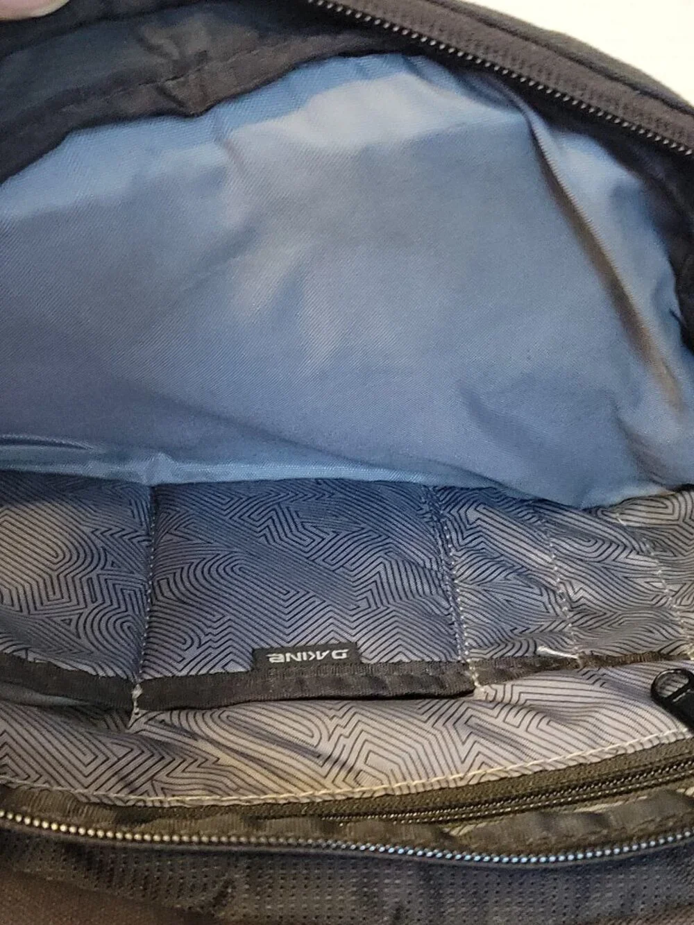 Dakine backpack, black unisex adults, large, padded, adjustable straps, pockets